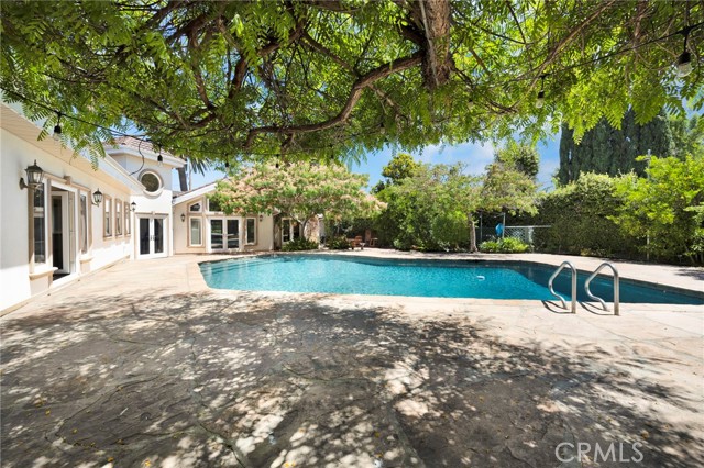 18930 Wells Drive, Tarzana CA: https://media.crmls.org/medias/70c4c79c-2a77-4d6e-b6b9-14ff4c16481f.jpg