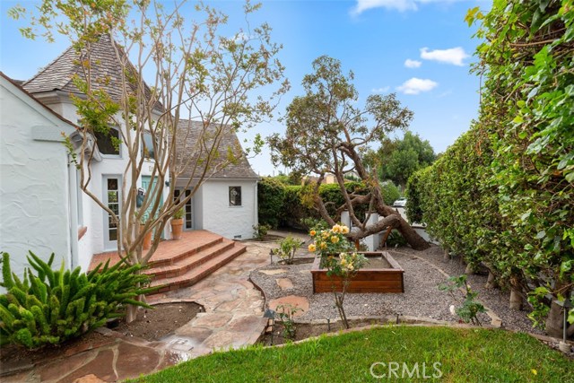 GORGEOUS BRICK ENTRANCE