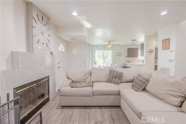 Detail Gallery Image 5 of 12 For 12411 Osborne, Pacoima,  CA 91331 - 2 Beds | 2 Baths