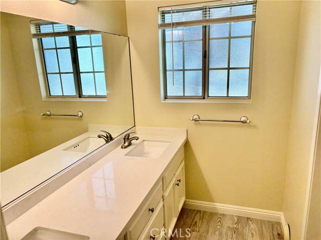10863 Chestnut St., Los Alamitos CA: https://media.crmls.org/medias/70c5ce3b-afd8-4df0-9b93-9e95c6d7c6af.jpg