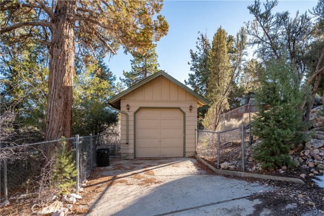 Detail Gallery Image 39 of 49 For 1109 Mount Shasta Rd, Big Bear City,  CA 92314 - 4 Beds | 2/1 Baths