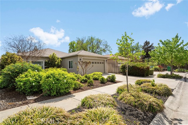 Detail Gallery Image 12 of 47 For 215 Danielson Ln, Chico,  CA 95973 - 3 Beds | 2 Baths