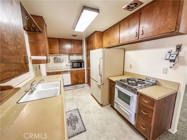 630 N 10 th Street, Blythe CA: https://media.crmls.org/medias/70c6c289-f2d2-4caa-8131-993cca94006f.jpg