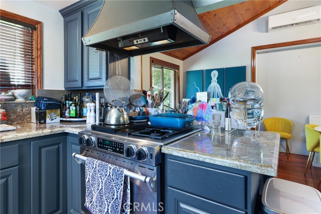 Detail Gallery Image 14 of 54 For 2642 Westminster Pl, Costa Mesa,  CA 92627 - 3 Beds | 2 Baths