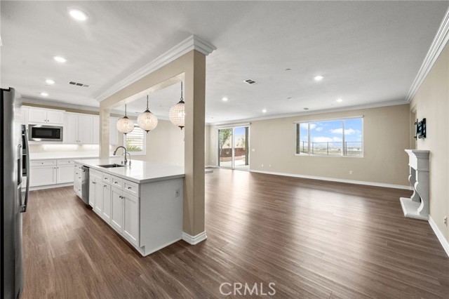 Image 13 of 75 For 45745 Altree Court