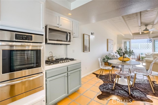 2217 Curtis Avenue, Redondo Beach, California 90278, 2 Bedrooms Bedrooms, ,1 BathroomBathrooms,Residential,Sold,Curtis,SB22069328