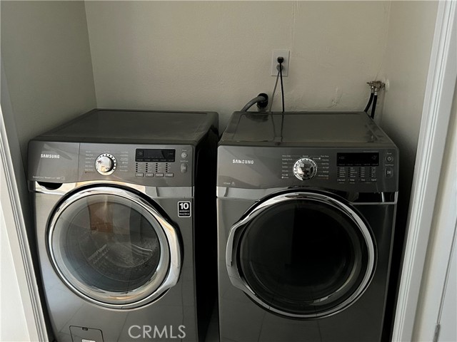 Detail Gallery Image 10 of 10 For 13112 Moorpark #2,  Sherman Oaks,  CA 91423 - 2 Beds | 2/1 Baths