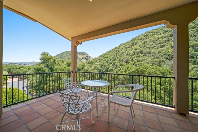 6520 Western Gull Drive, Avila Beach CA: https://media.crmls.org/medias/70c850cb-afe5-4cc2-94d3-b1acd406ec27.jpg