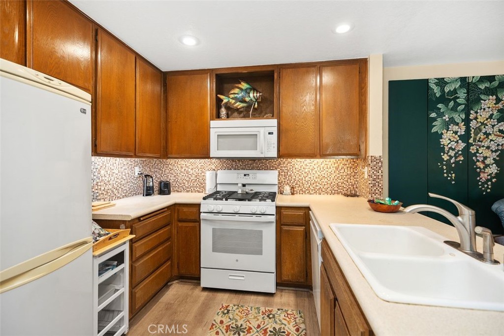 70c86afb E3f6 410b A694 248e89b6fdae