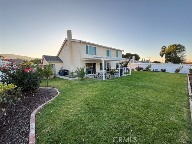 Detail Gallery Image 2 of 5 For 1127 via Santiago, Corona,  CA 92882 - 4 Beds | 2/1 Baths