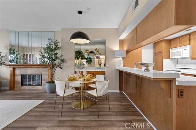 Detail Gallery Image 10 of 19 For 11600 Warner Ave #436,  Fountain Valley,  CA 92708 - 2 Beds | 2 Baths