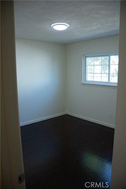 Detail Gallery Image 10 of 24 For 1913 N Waukena Way, Hanford,  CA 93230 - 3 Beds | 2 Baths