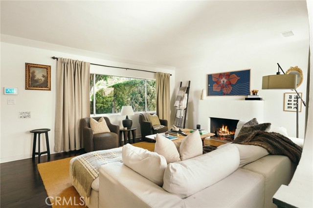 2319 S Corning Street, Los Angeles CA: https://media.crmls.org/medias/70c9c500-9eb1-4e1c-a9cc-dd46ec09af4f.jpg