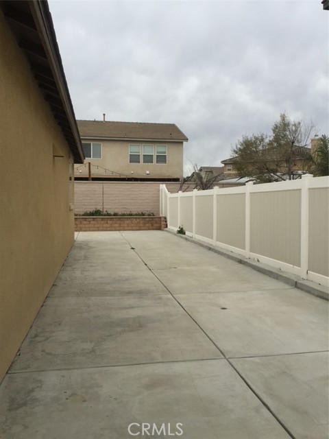 Image 14 of 21 For 5927 Berryhill Drive