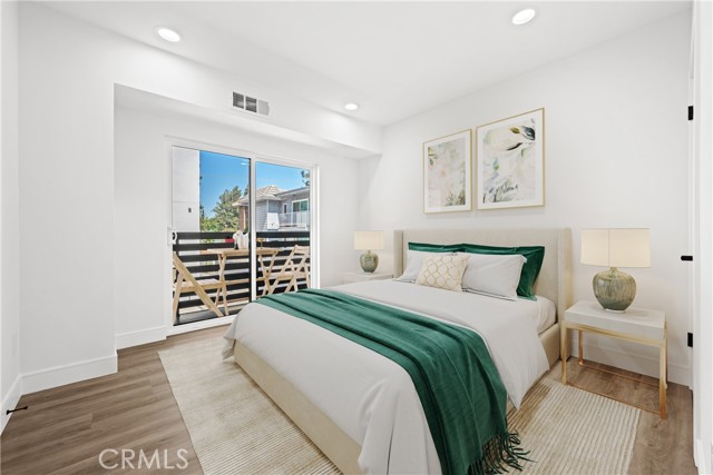 Detail Gallery Image 14 of 34 For 6700 Kester Ave #2,  Van Nuys,  CA 91405 - 5 Beds | 5 Baths