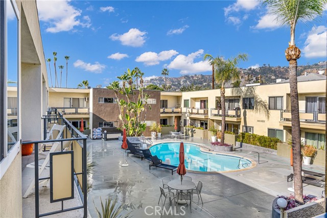 Detail Gallery Image 1 of 36 For 1233 N Laurel Ave #201,  Los Angeles,  CA 90046 - 2 Beds | 2 Baths