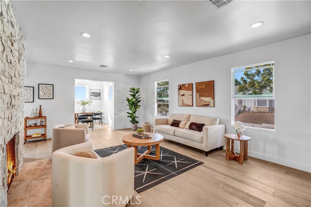 5452 harcross Drive, Windsor Hills CA: https://media.crmls.org/medias/70ccd803-0fa6-47ce-9d91-2c80cd1b364f.jpg