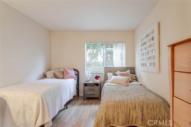 Detail Gallery Image 18 of 36 For 5460 White Oak, Encino,  CA 91316 - 2 Beds | 2 Baths