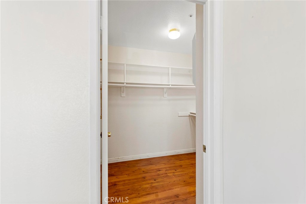 https://media.crmls.org/medias/70cd90f7-f855-4d43-a84f-d9993df9dc5d.jpg?preset=X-Large