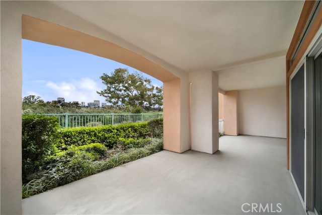 Detail Gallery Image 2 of 20 For 320 Villa Point, Newport Beach,  CA 92660 - 2 Beds | 2 Baths