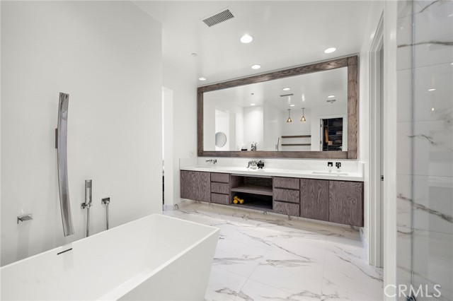 Detail Gallery Image 20 of 40 For 29 San Sovino, Newport Coast,  CA 92657 - 2 Beds | 2 Baths