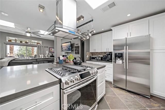 Detail Gallery Image 11 of 47 For 39004 Knoll View Cir, Cathedral City,  CA 92234 - 3 Beds | 3 Baths