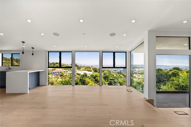 Detail Gallery Image 3 of 35 For 9336 Lloydcrest Dr, Beverly Hills,  CA 90210 - 3 Beds | 2 Baths