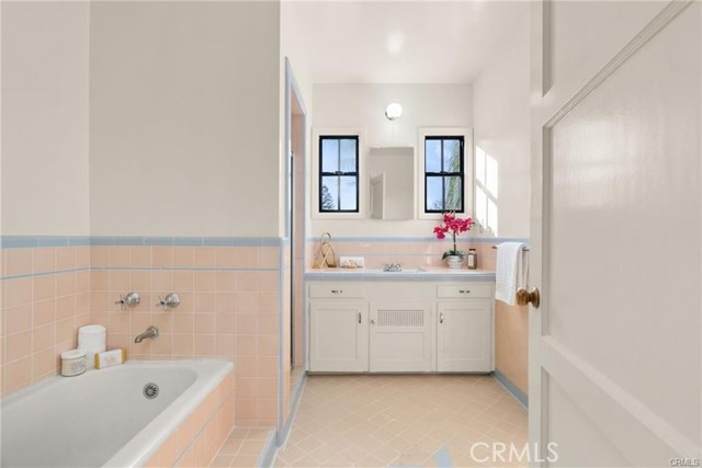 25839 Misson Rd, Loma Linda CA: https://media.crmls.org/medias/70cebe3c-4877-4280-ae44-e2fd2fe11036.jpg
