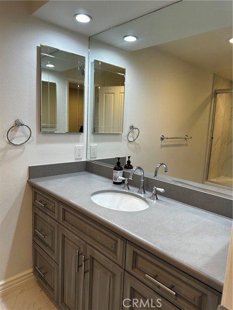 Detail Gallery Image 11 of 14 For 5082 Harcum Ln, Irvine,  CA 92603 - 4 Beds | 2/1 Baths