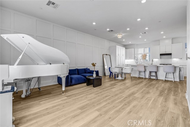 275 Sash, Irvine CA: https://media.crmls.org/medias/70cfa584-db4f-46be-a3a6-19edc9c7a460.jpg