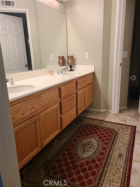 13042 Avenida Pescador, Riverside CA: https://media.crmls.org/medias/70d02fc5-da05-47a4-9980-6fd46f9e5eb9.jpg