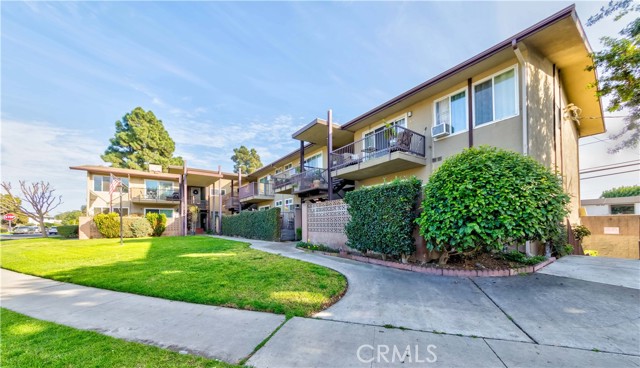 Detail Gallery Image 3 of 23 For 1850 W Greenleaf Ave #G,  Anaheim,  CA 92801 - 2 Beds | 1 Baths