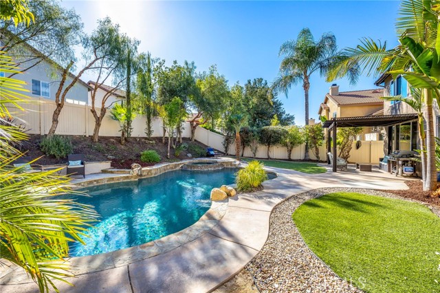 Detail Gallery Image 7 of 51 For 32447 Cassino Ct, Temecula,  CA 92592 - 5 Beds | 3 Baths