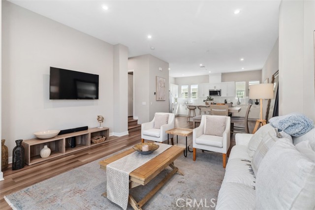 Detail Gallery Image 4 of 32 For 1311 W Cara, Anaheim,  CA 92805 - 3 Beds | 3/1 Baths