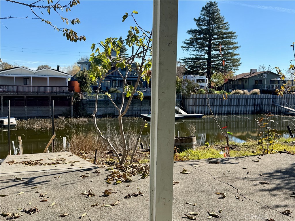 https://media.crmls.org/medias/70d1d092-e2c8-4d15-92b6-0d8b24f10769.jpg?preset=X-Large