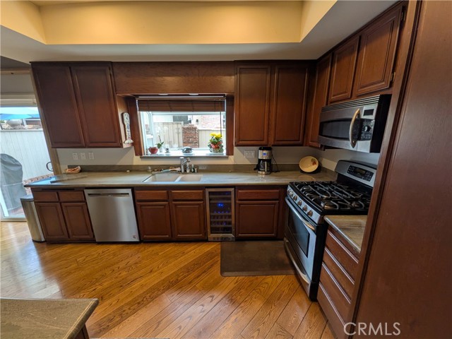 Detail Gallery Image 8 of 26 For 1209 S Catalina Ave, Redondo Beach,  CA 90277 - 4 Beds | 3/1 Baths