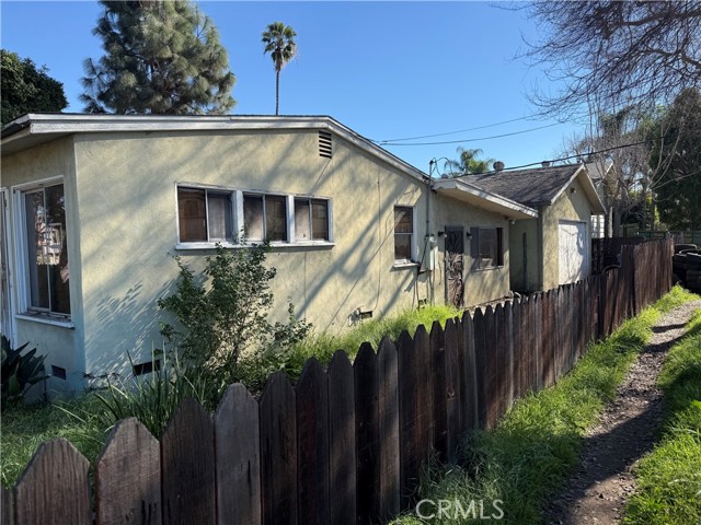 Detail Gallery Image 3 of 21 For 616 West Duarte Road, Monrovia,  CA 91016 - 2 Beds | 1 Baths