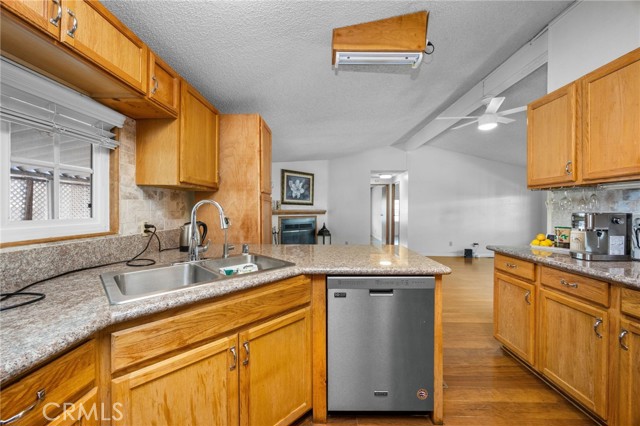 Detail Gallery Image 18 of 35 For 235 S Beach #75,  Anaheim,  CA 92804 - 3 Beds | 2 Baths