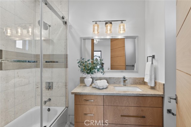 Detail Gallery Image 25 of 58 For 520 11th St, Huntington Beach,  CA 92648 - 3 Beds | 3/1 Baths