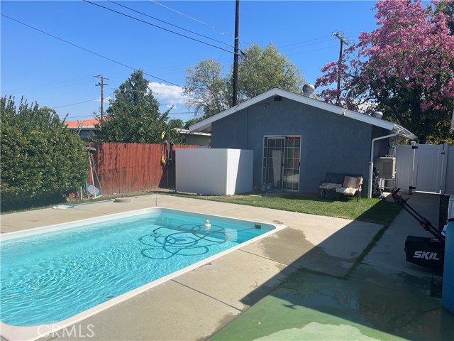 609 S Buena Vista Street, Hemet CA: https://media.crmls.org/medias/70d331dd-5a5b-41f5-92a1-3faa5b8eae91.jpg