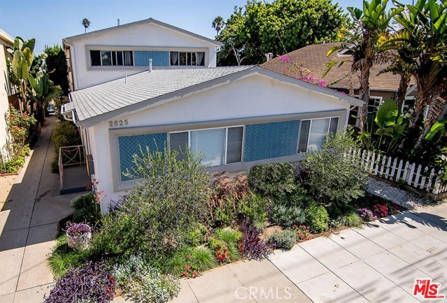 Detail Gallery Image 1 of 11 For 2625 4th St #D,  Santa Monica,  CA 90450 - 2 Beds | 1/1 Baths