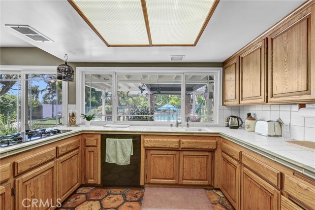 10417 Laramie Avenue, Chatsworth CA: https://media.crmls.org/medias/70d516c9-bc67-483a-92a5-ba89562acbc9.jpg