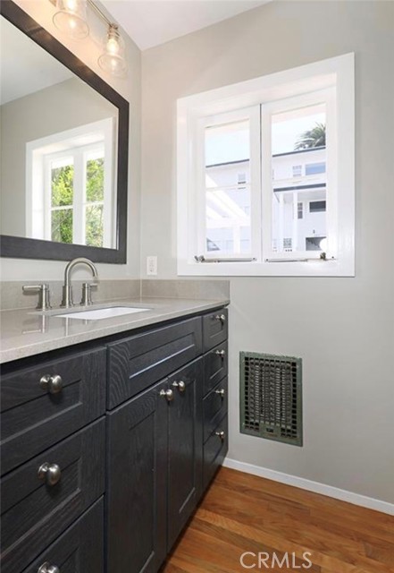 Detail Gallery Image 23 of 34 For 394 Moss St, Laguna Beach,  CA 92651 - 3 Beds | 2/1 Baths