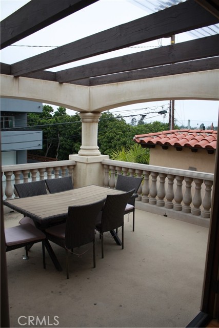 423 19th Street, Manhattan Beach CA: https://media.crmls.org/medias/70d6026c-7191-429a-82d4-bab504db09f7.jpg