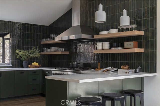 Detail Gallery Image 3 of 22 For 340 Crystal Lake Rd, Big Bear Lake,  CA 92315 - 4 Beds | 3 Baths