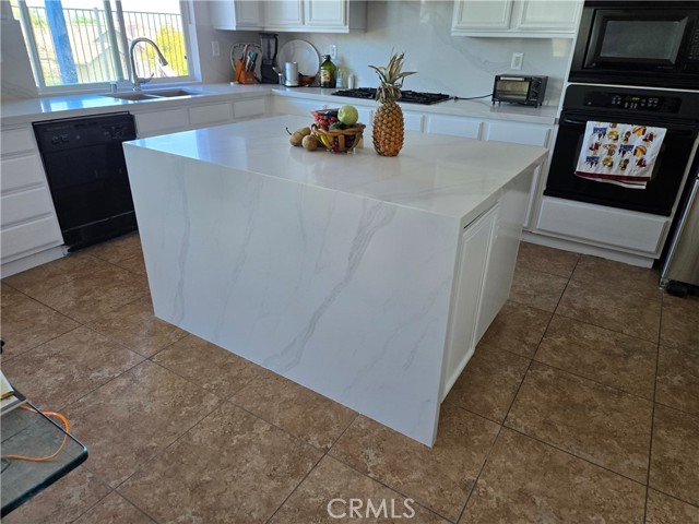 28195 Juniper Tree Lane, Menifee CA: https://media.crmls.org/medias/70d63b3c-a296-45f9-aa68-c013bd8d216b.jpg