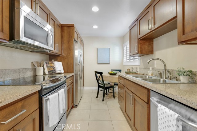 Detail Gallery Image 15 of 34 For 23643 Park Capri #39,  Calabasas,  CA 91302 - 3 Beds | 2 Baths