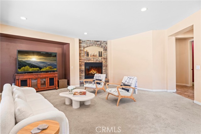 Detail Gallery Image 20 of 55 For 12113 Jonathan Dr, Riverside,  CA 92503 - 4 Beds | 2/1 Baths