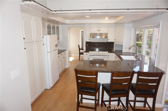 Detail Gallery Image 6 of 11 For 12 Holly St, Irvine,  CA 92612 - 4 Beds | 2/1 Baths