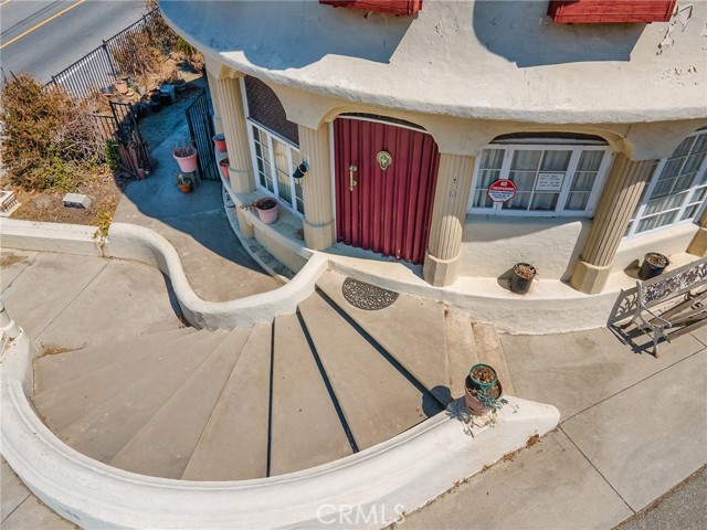 8618 La Tuna Canyon Road, Sun Valley CA: https://media.crmls.org/medias/70d89de0-cb22-4157-b4ec-7df61c92404a.jpg